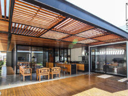 cornetta arquitetura, casas térreas, estruturas metalicas, varanda gourmet, alto padrão