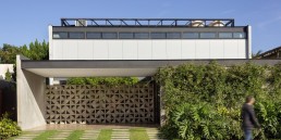 casas minimalistas, cornetta arquitetura, concreto, aparente, premoldado, estrutura metalica, fachadas