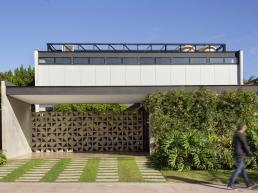 cornetta arquitetura, casas minimalistas, casas, industrializadas, pre fabricadas, concreto aparente, estrutura metalica, fachada, sobrado