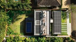 cornetta arquitetura, casas minimalistas, casas, industrializadas, pre fabricadas, concreto aparente, estrutura metalica, vista aerea, planta em h, implantação
