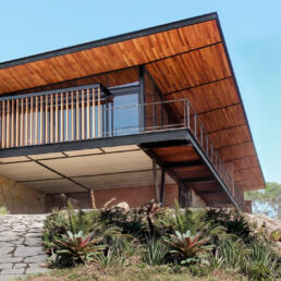 casa na serra, cunha, vale, montanha, mata, floresta, campo, estrutura metalica, estruturas metalicas, moderna